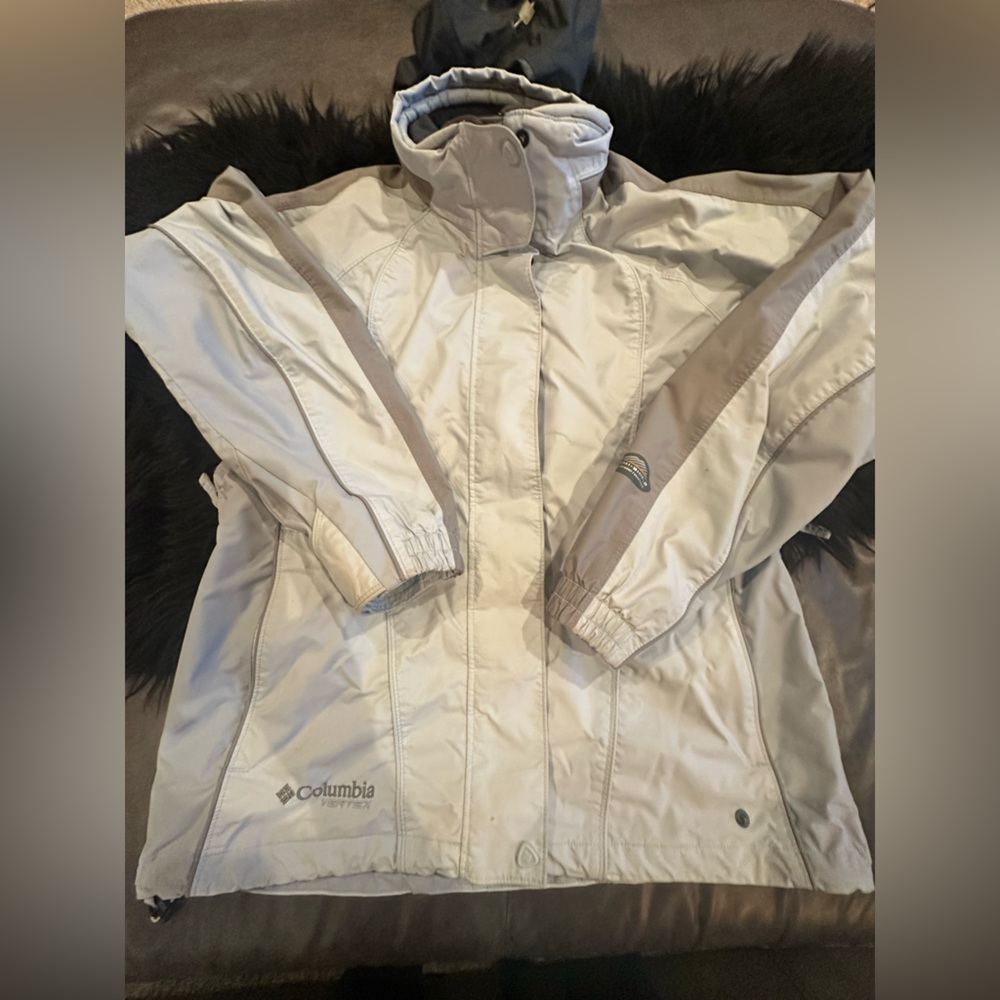 Columbia Women's Beige Ski Jacket